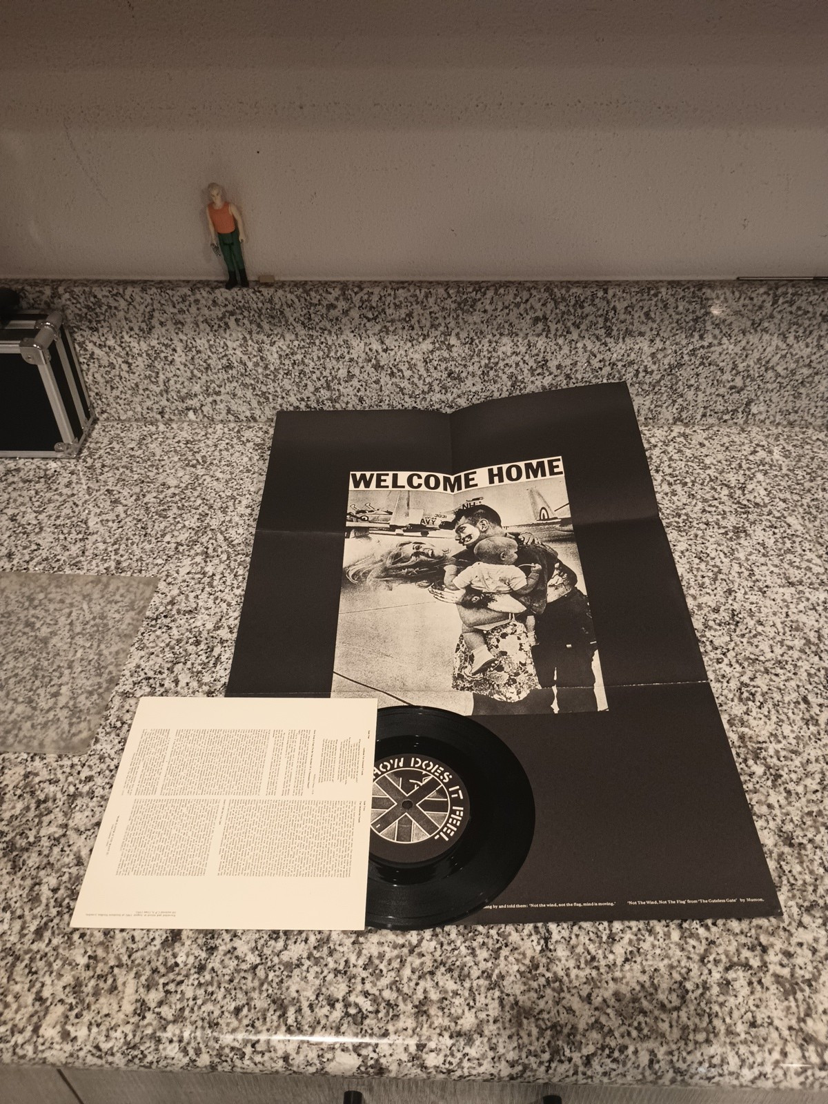 Crass How Does It Feel + Inner Rare Original UK 7″