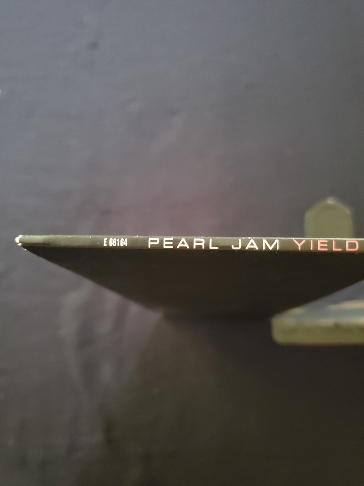 Pearl Jam ‘Yield’ 1998. Original Pressing, Owner. Inner Sleeve, Sticker.