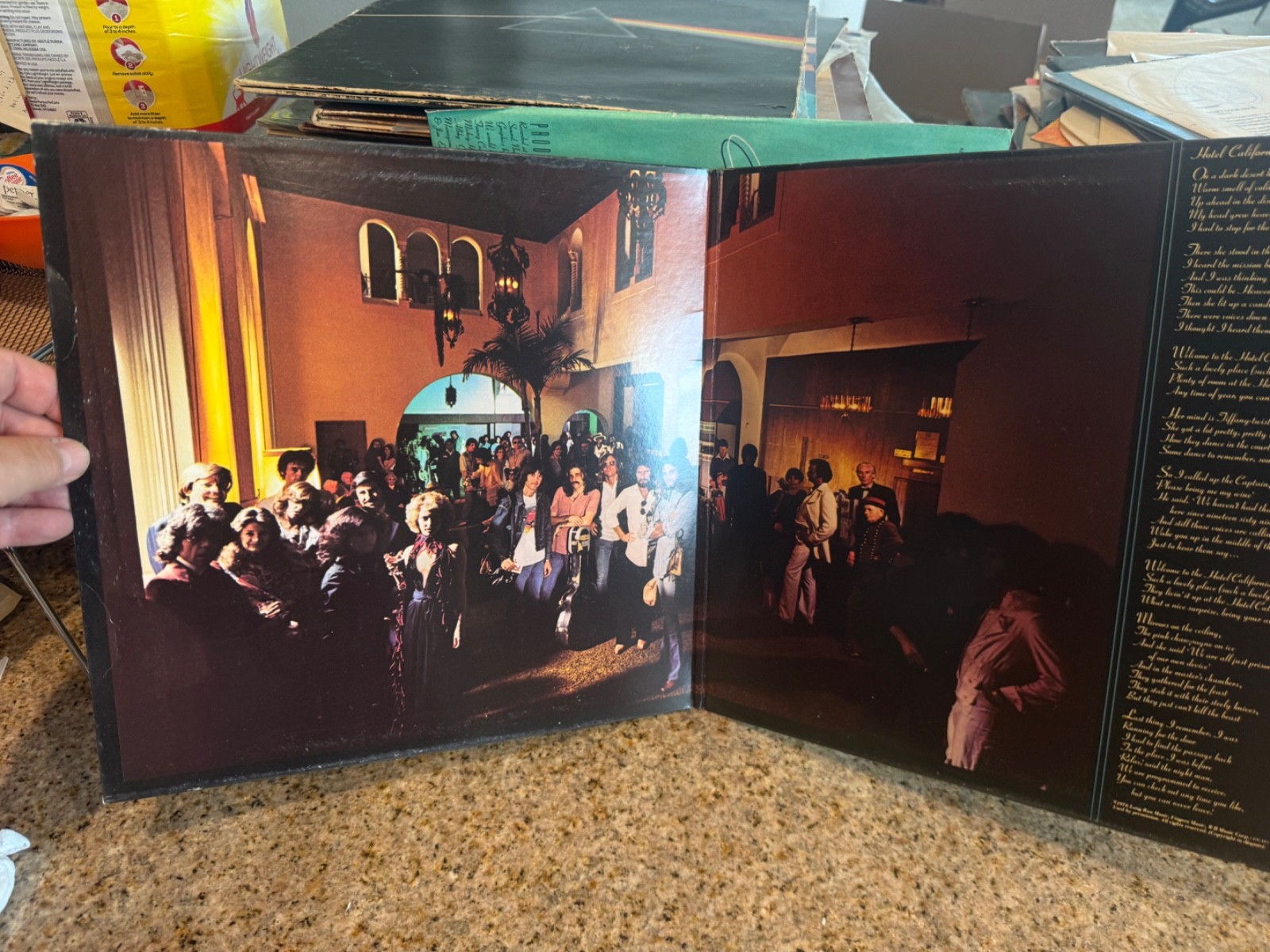 THE EAGLES – HOTEL CALIFORNIA – Asylum NEAR MINY NM VINYL LP ORIGINAL PRESS