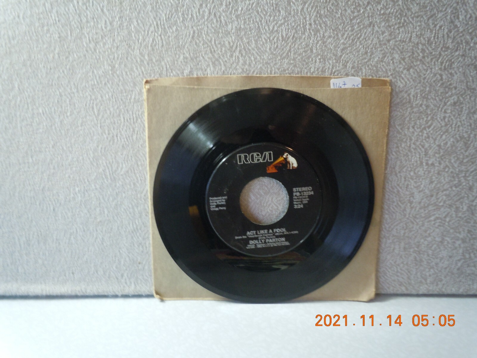 PARTON,DOLLY 7″vinyl…HEARTBREAK EXPRESS/ACT LIKE A FOOL…RCA…VG+…’82