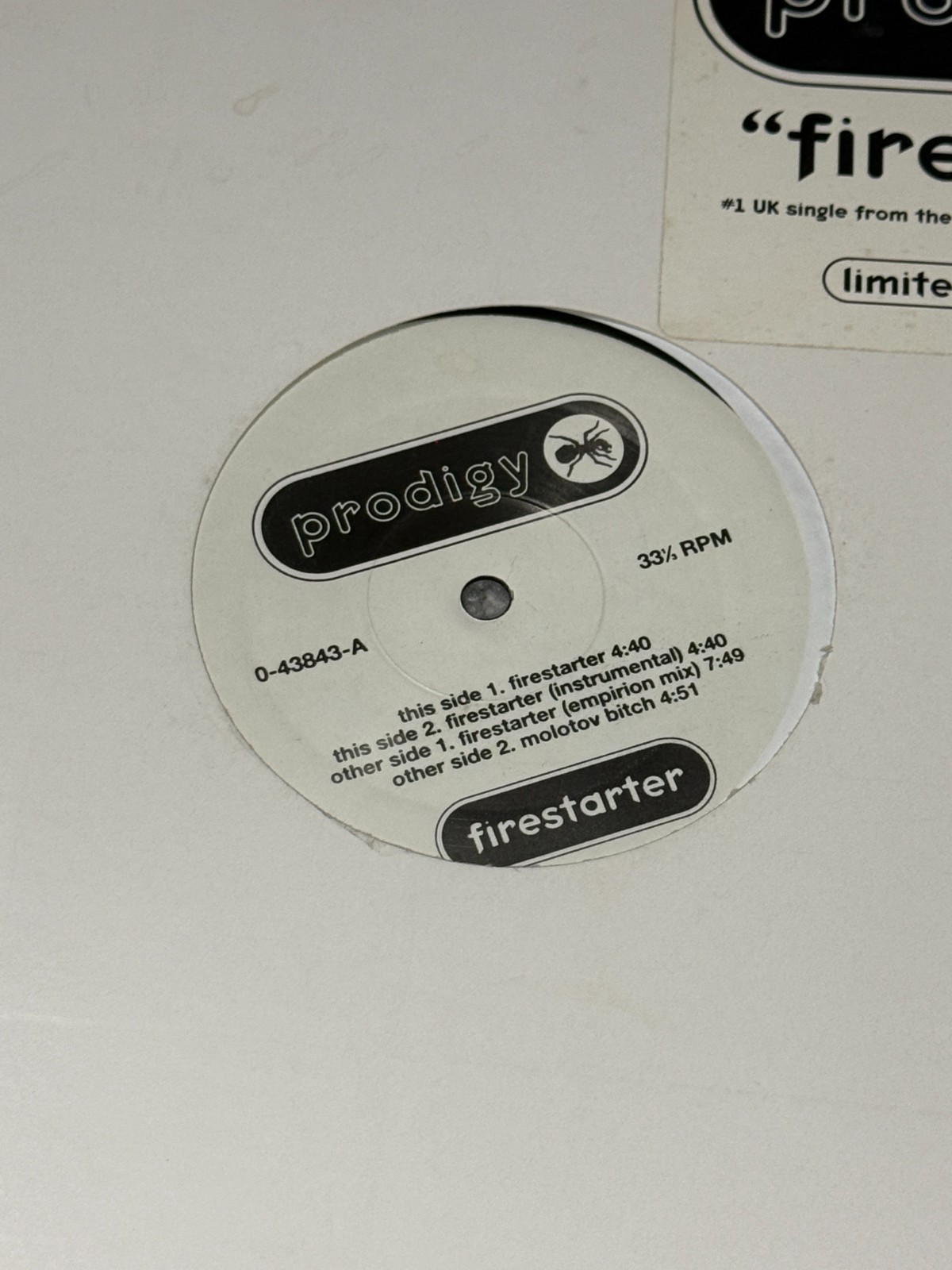 Prodigy Firestarter Limited Edition 12″ Maxi Vinyl Maverick 0-43843 – 1996