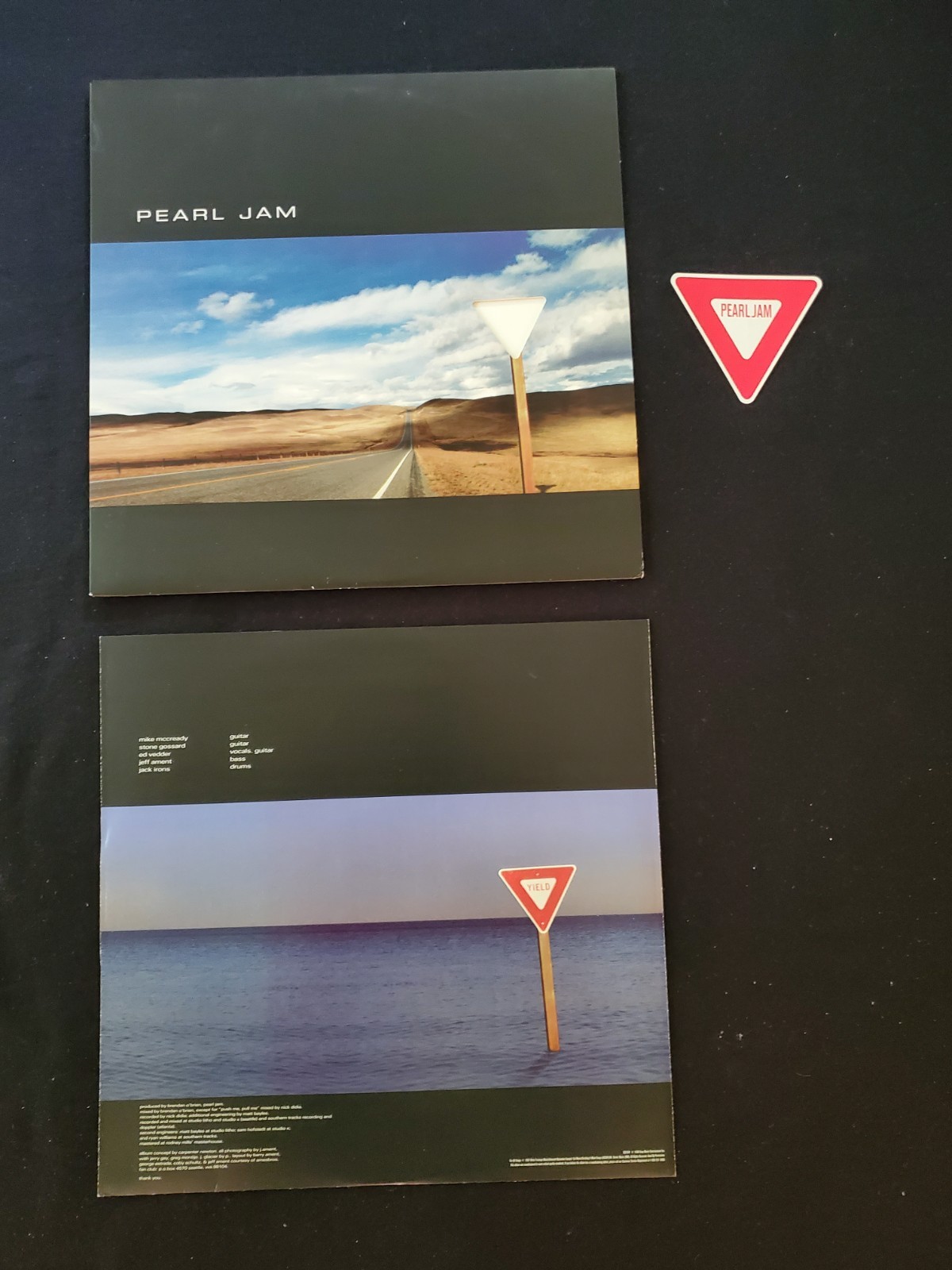 Pearl Jam ‘Yield’ 1998. Original Pressing, Owner. Inner Sleeve, Sticker.