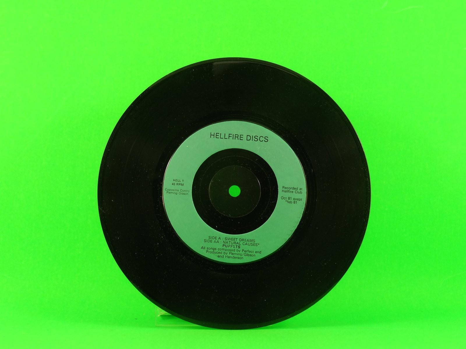PERFECT END SWEET DREAMS (144) 2 Track 7″ Single including Plain Paper Sleeve HE