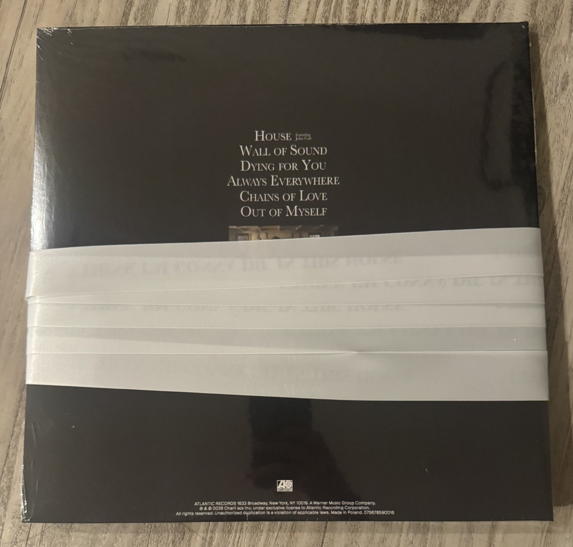 Wuthering Heights Numbered Collector’s Edition Green & Black Vinyl – Charli XCX