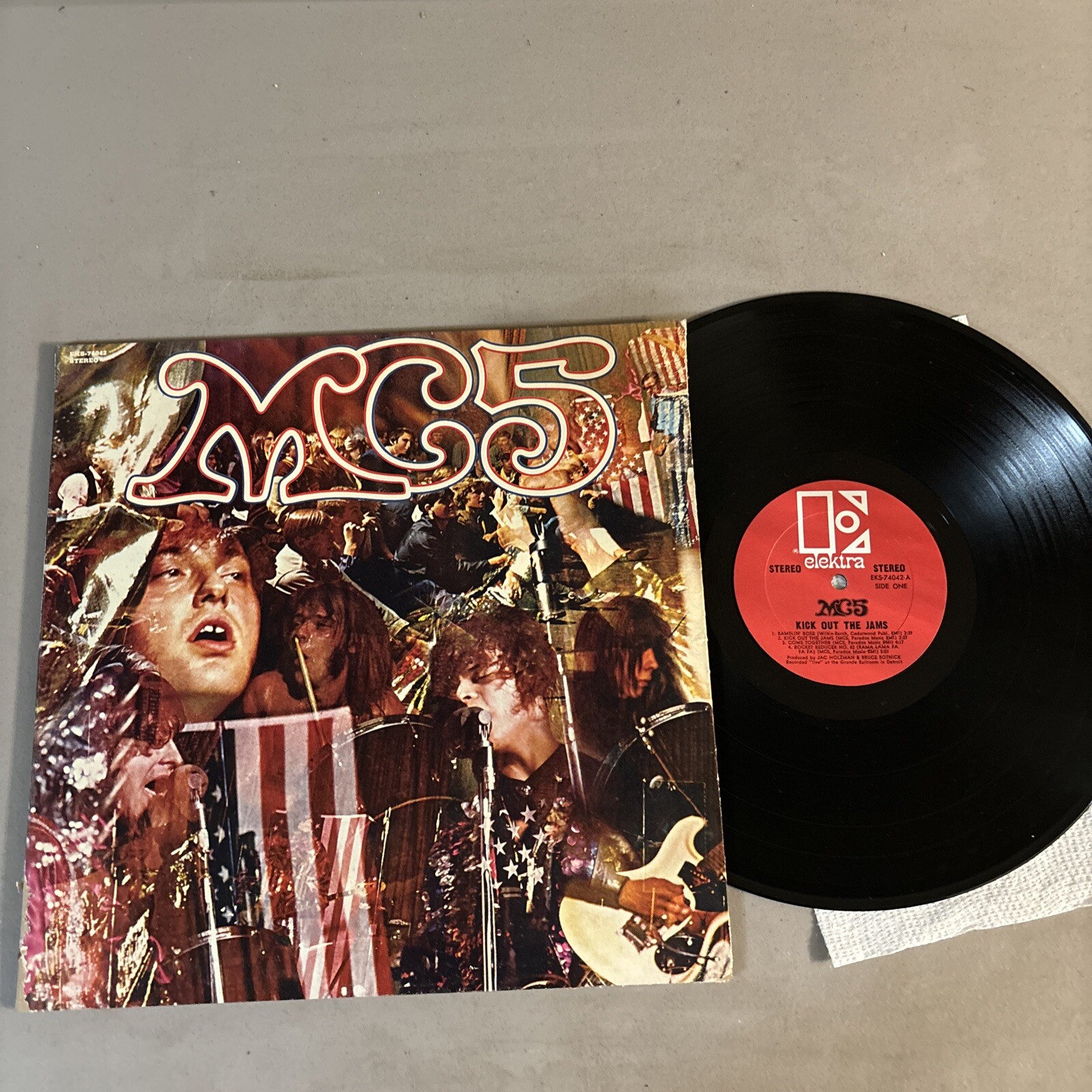 MC5 – KICK OUT THE JAMS – ELEKTRA RECORDS – EKS-74042