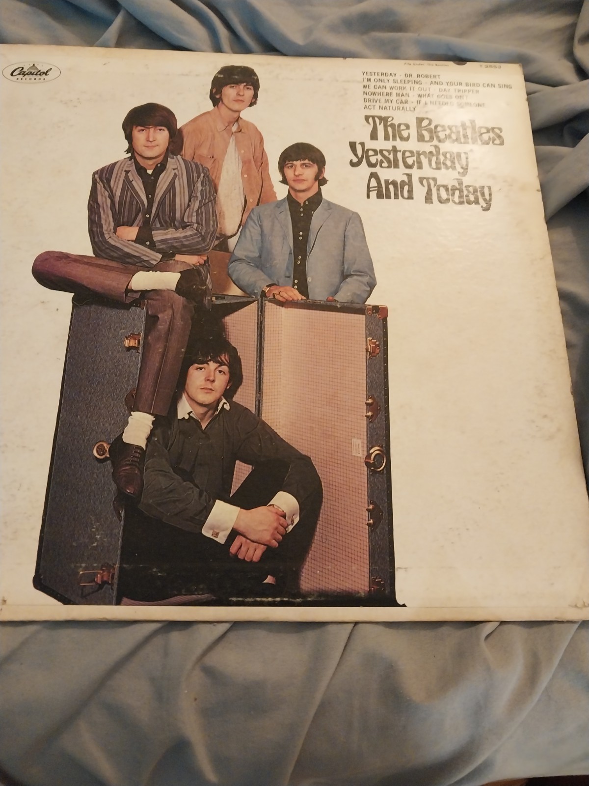 The Beatles yesterday and today mono T 2553