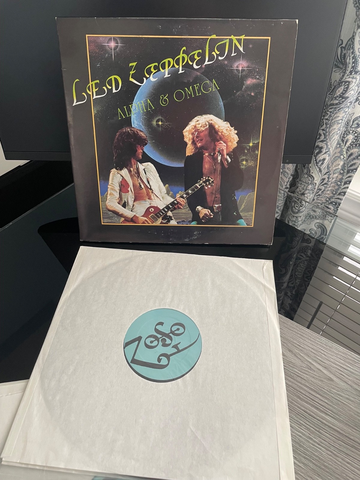 Led Zeppelin Alpha & Omega 4 LP Box Set Live Oakland 1977 Vintage Vinyl RSR 241