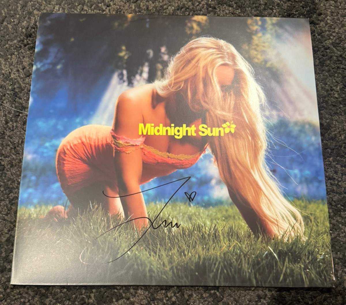 signed midnight sun (clear vinyl) – autographed by zara larsson