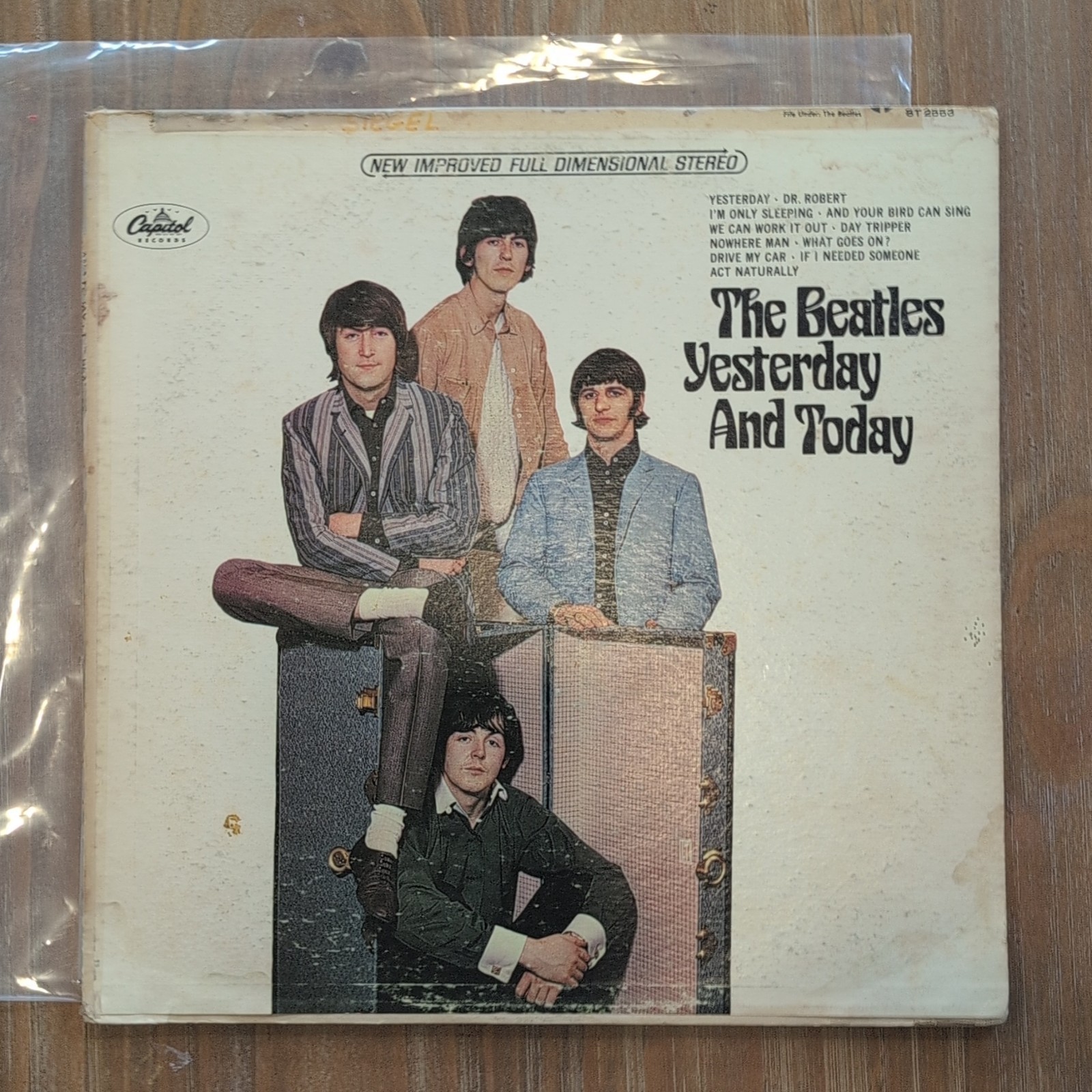 The Beatles Yesterday… And Today LP Capitol Rock Vinyl 12″ Stereo ST-2553