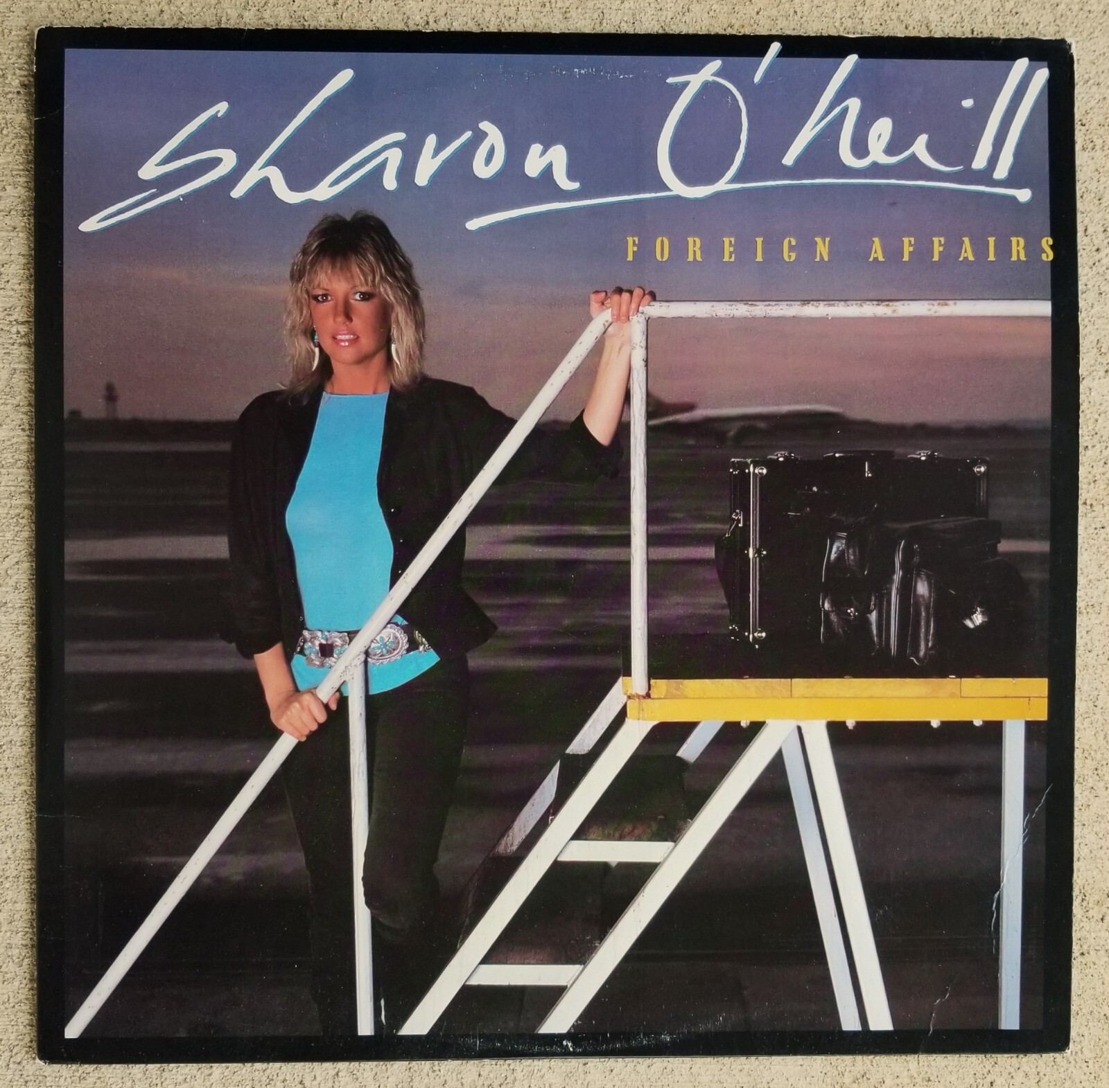 Sharon O’Neill — FOREIGN AFFAIRS — 1983 LP — VG++ to NM
