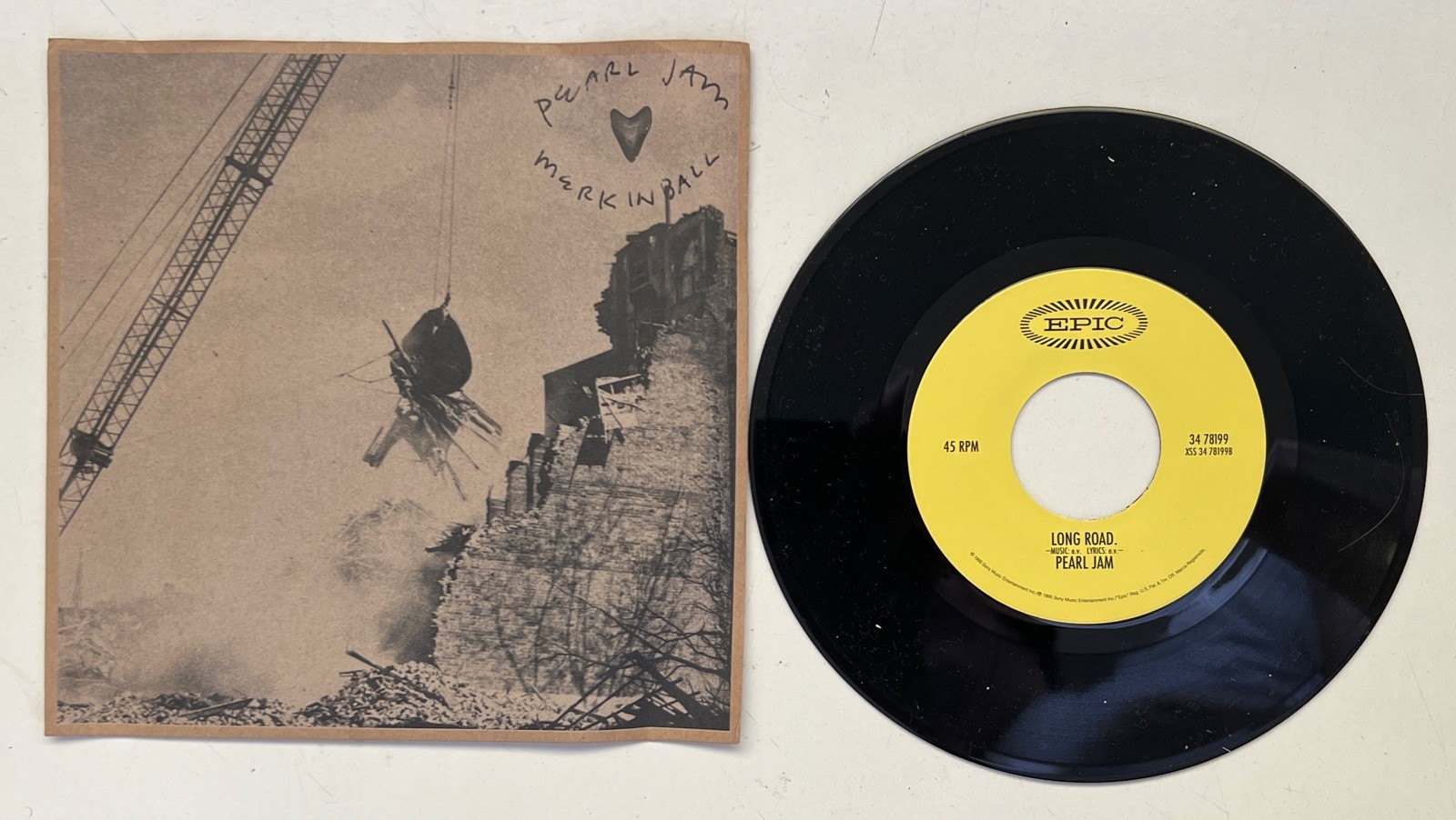 Pearl Jam Merkin Ball 7″ Vinyl I Got ID / Long Road Neil Young 1995 Epic EX/VG+