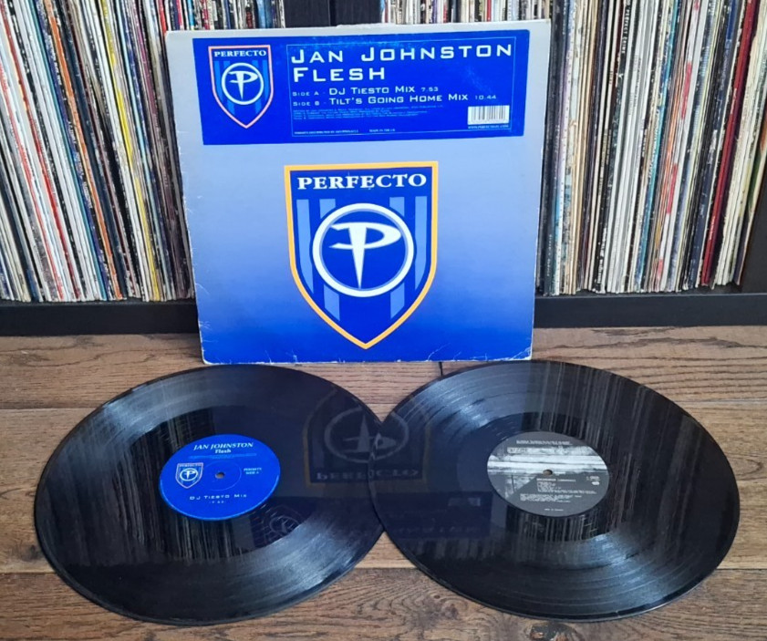 Jan Johnston – Flesh (2001) + Brainshaker – Vormarsch (2003) – 2 x 12″ Singles