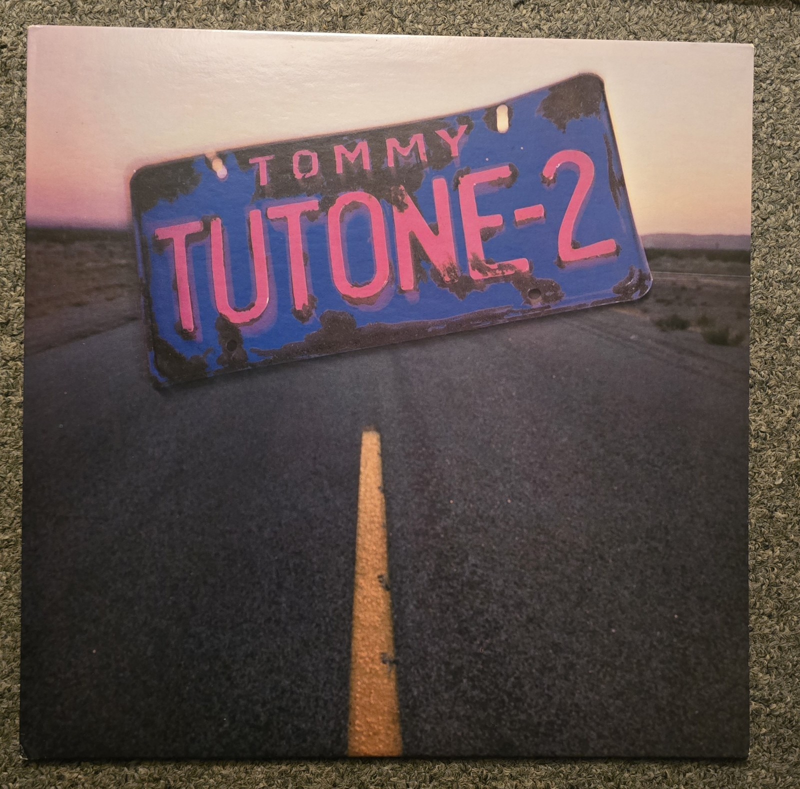 Tommy Tutone-2 (US) 1981 Vinyl LP By Tommy Tutone (Columbia – ARC 37401)