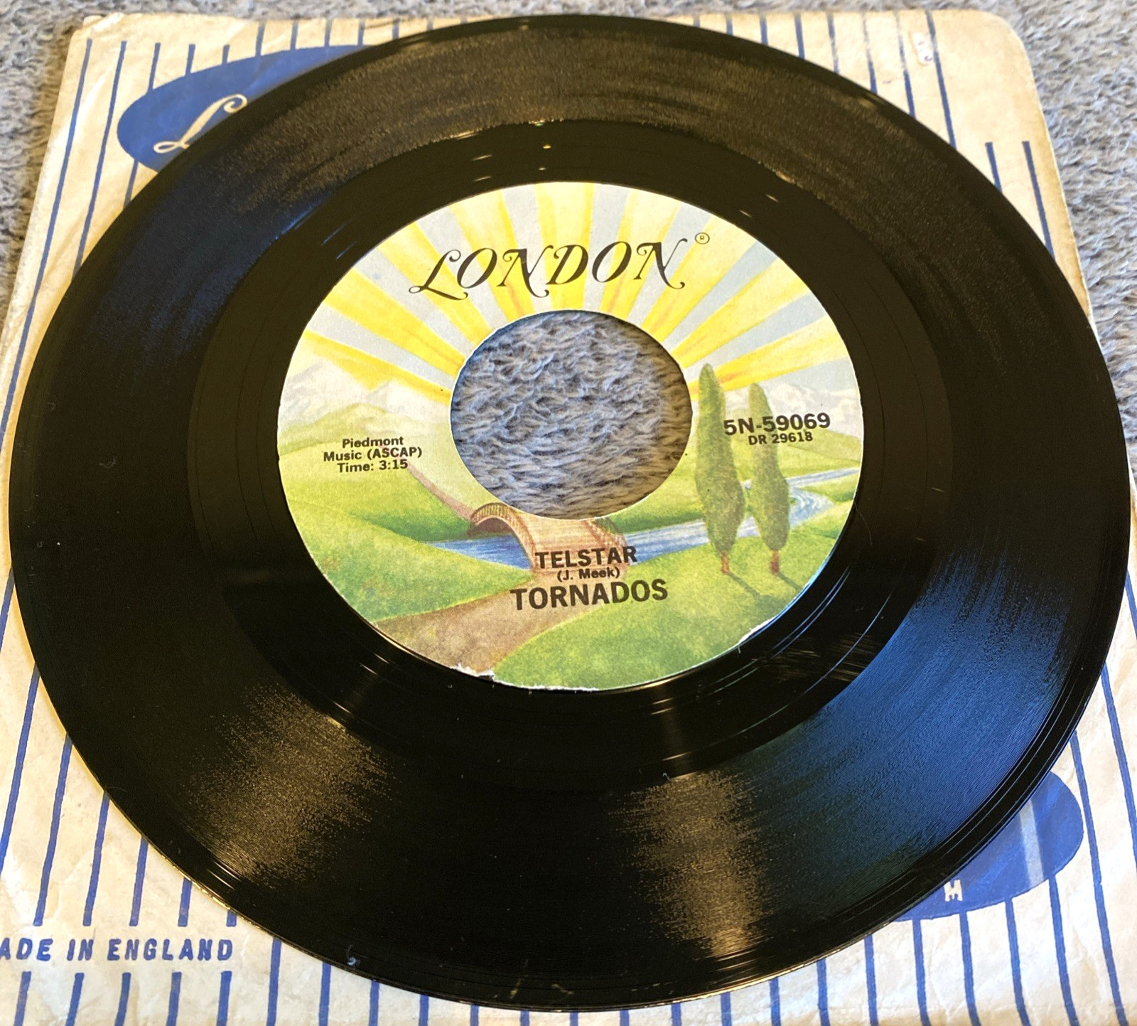 45RPM-THE TORNADOS-TELSTAR-JUNGLE FEVER- N-MINT VINYL “PLAY TESTED”
