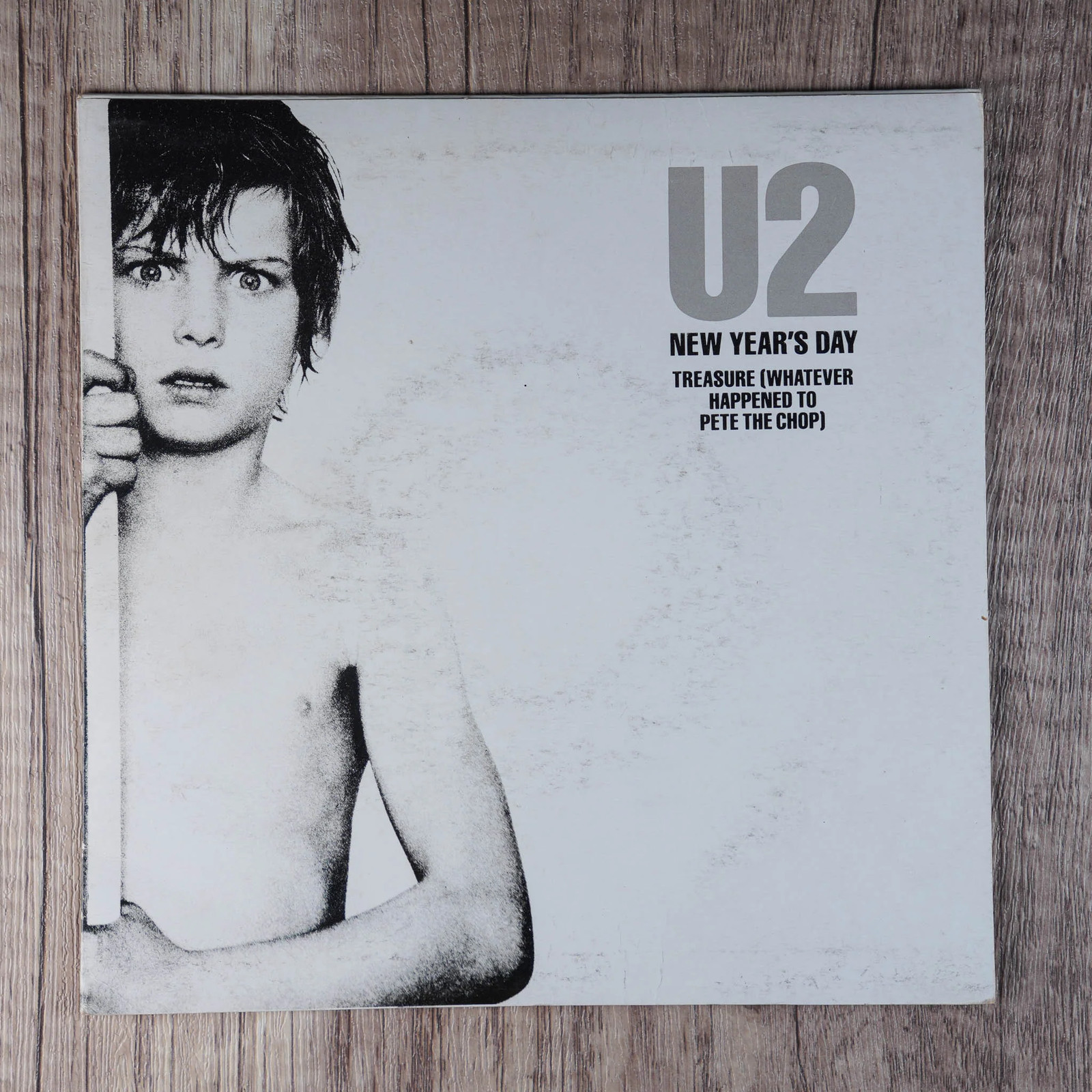 U2 – New Year’s Day – IRELAND 7″ 45RPM W/PS 1983 CBS, VG+/EX