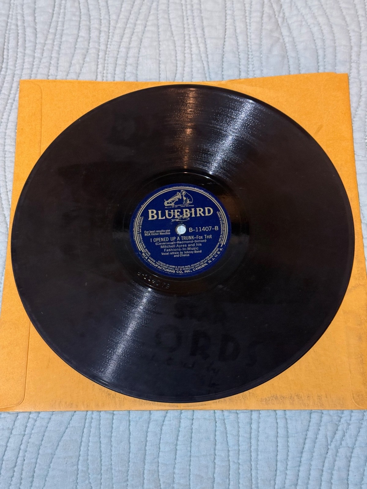 BLUEBIRD Record 78 Rpm 11407 Mitchell Ayers I OPENED UP A TRUNK / BOY WITH THE