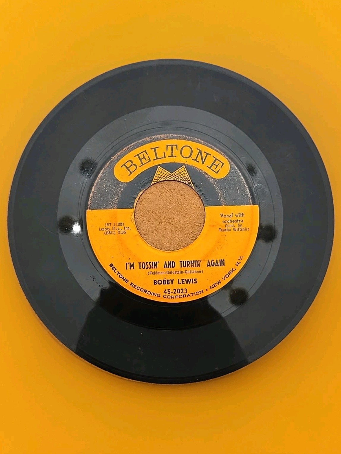 🔥 Bobby Lewis – I’m Tossin’ And Turnin’ Again / Nothin’ But The Blues 45 RPM