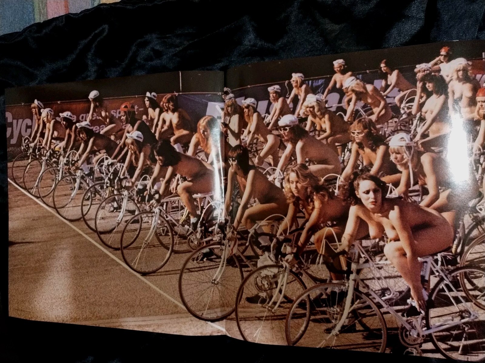 QUEEN Audiophile Jazz LP, 3 Inserts 36″ Nude Cyclers Poster, Photo, Lyrics, N/M