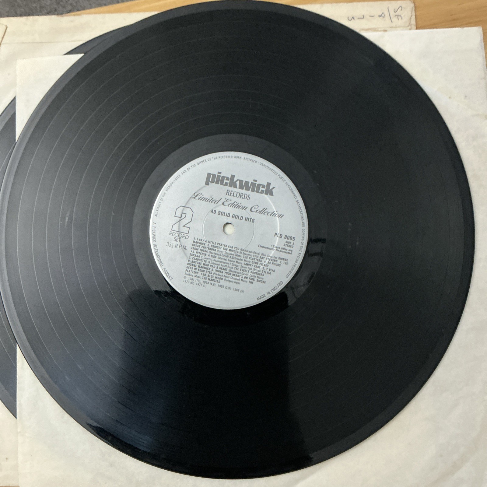 Various – 40 Solid Gold Hits (VINYL)