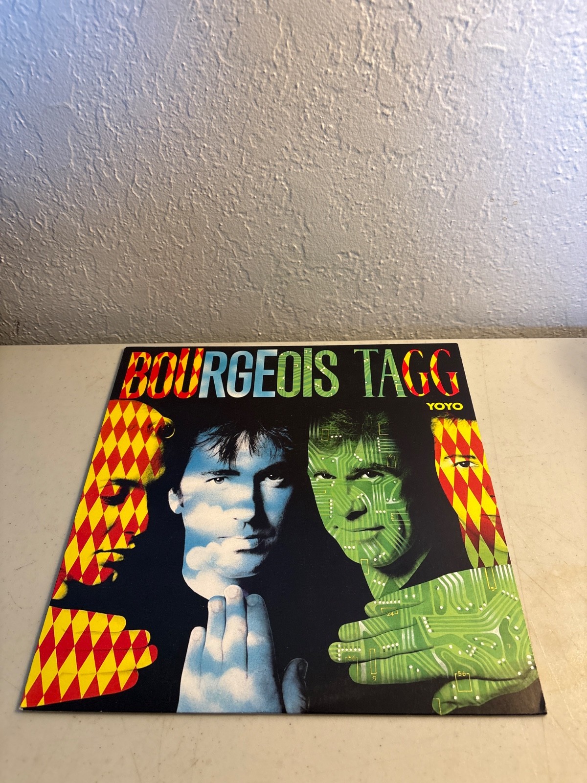 BOURGEOIS TAGG YOYO 12″ VINYL LP 1987 ISLAND 90638-1 POP ROCK TODD RUNDGREN VG+