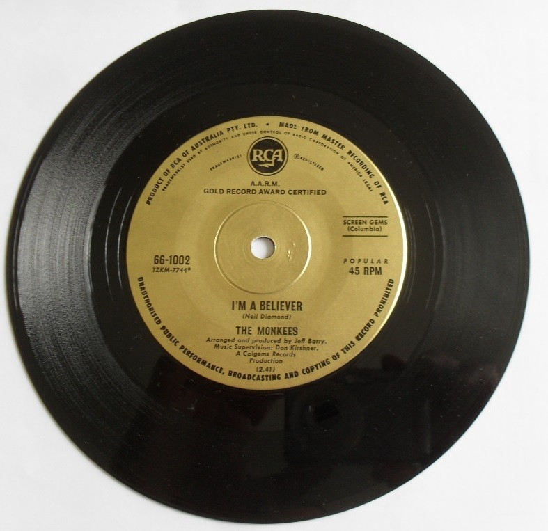 The Monkees Mickey Dolenz Mike Nesmith Jones Tork Import 60s 12″ LP & 2×7″ recor