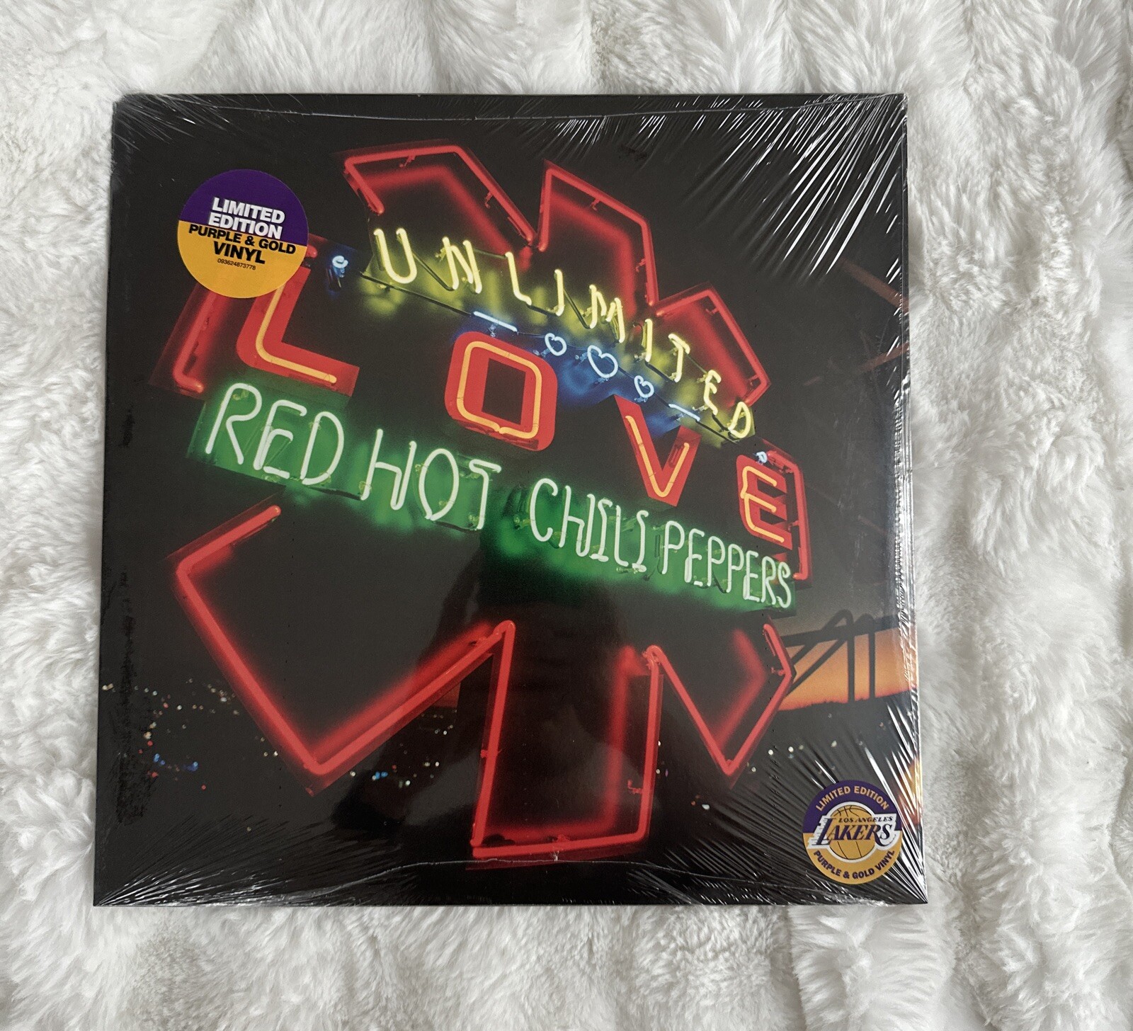 RED HOT CHILI PEPPERS UNLIMITED LOVE PURPLE AND GOLD VINYL LP LAKERS WOW