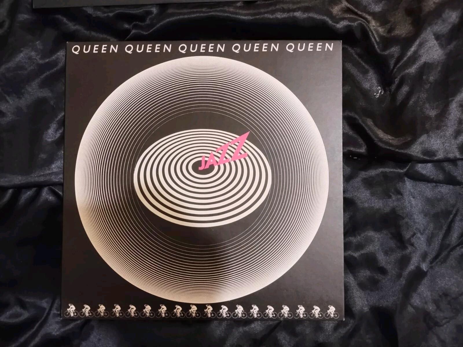 QUEEN Audiophile Jazz LP, 3 Inserts 36″ Nude Cyclers Poster, Photo, Lyrics, N/M