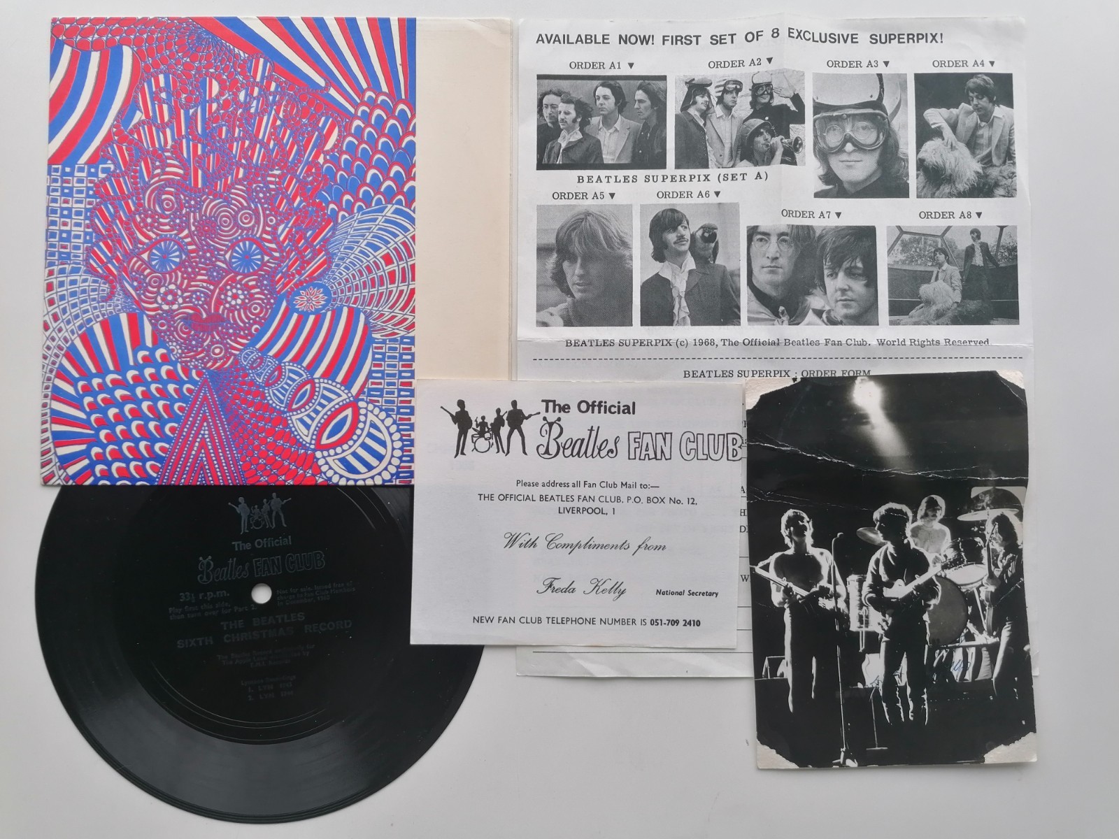 THE BEATLES SIXTH CHRISTMAS RECORD FAN CLUB FLEXI DISC 1968 SUPERPIX INSERT