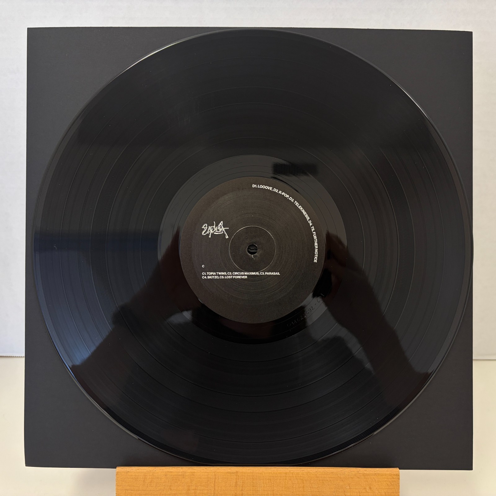 Travis Scott – Utopia (Special Edition Box Set Melted Record) VG+/VG+ [USED VINY