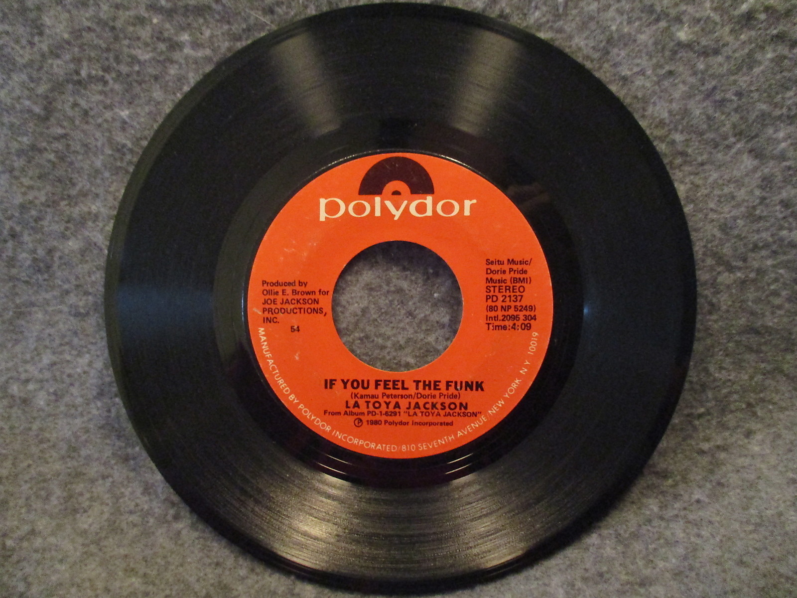 45 RPM 7″ Record La Toya Jackson Lovely Is She & If You Feel The Funk PD 2137