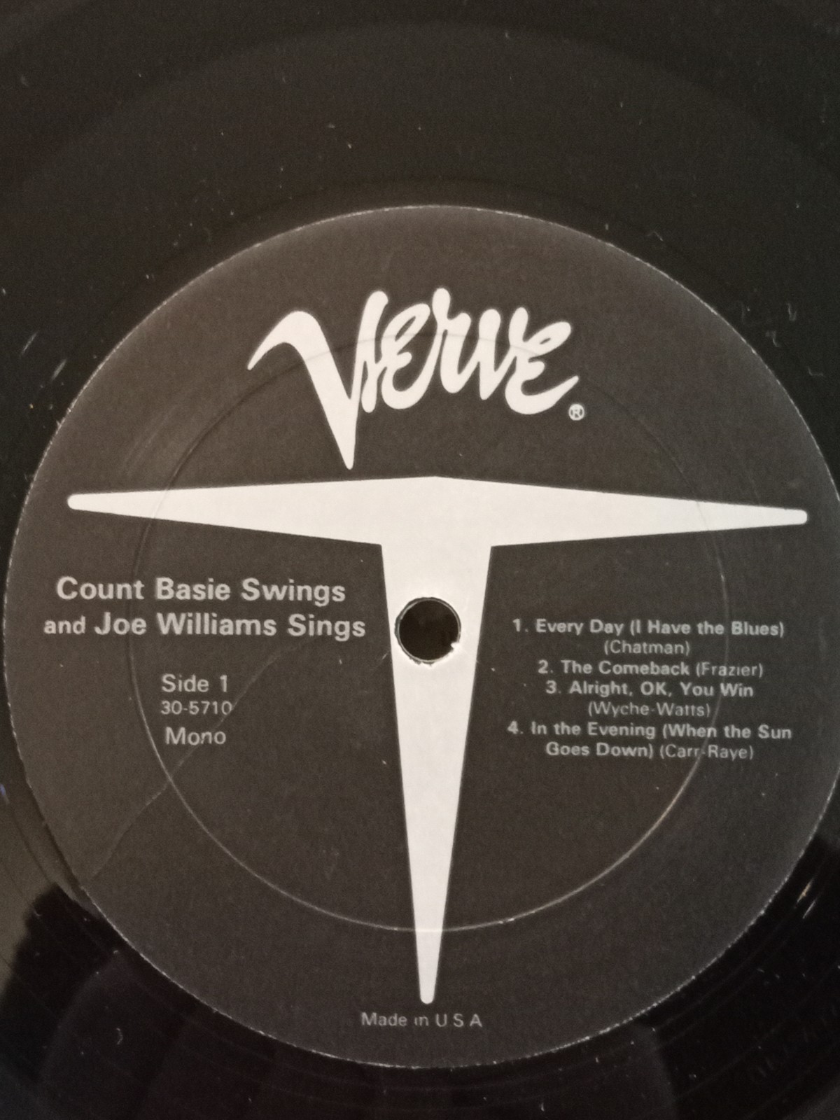 Count Basie an Joe Williams | Count Basie Swings • Joe Williams Sings | Vinyl LP