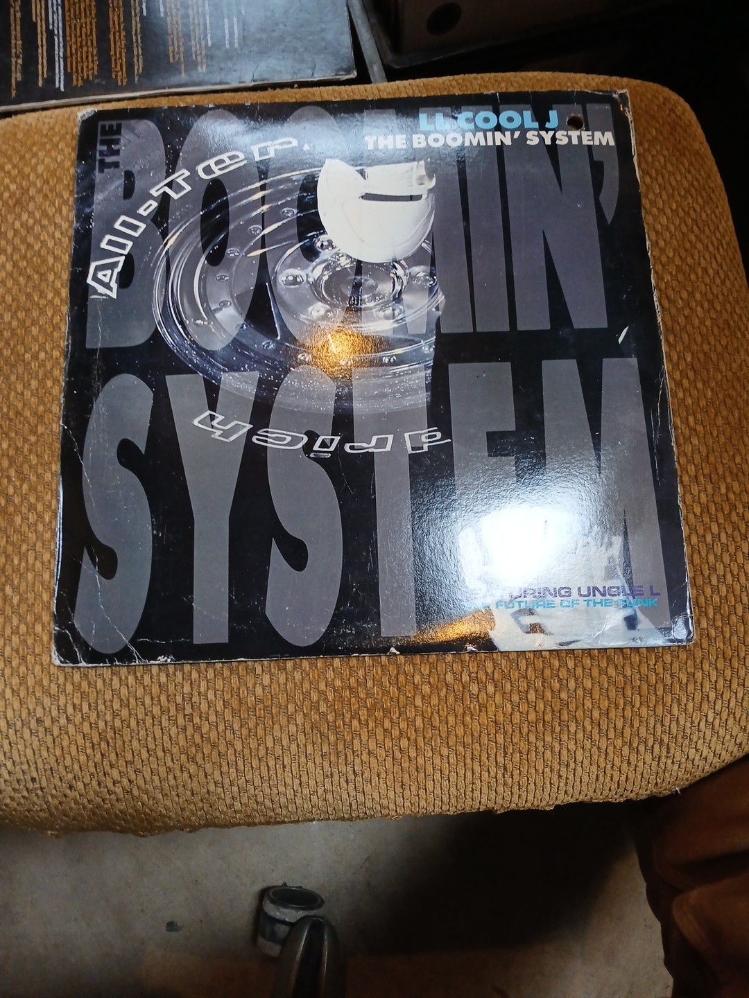 LL Cool J – The Boomin’ System Featuring Uncle L – 12” Vinyl Def Jam Recordings