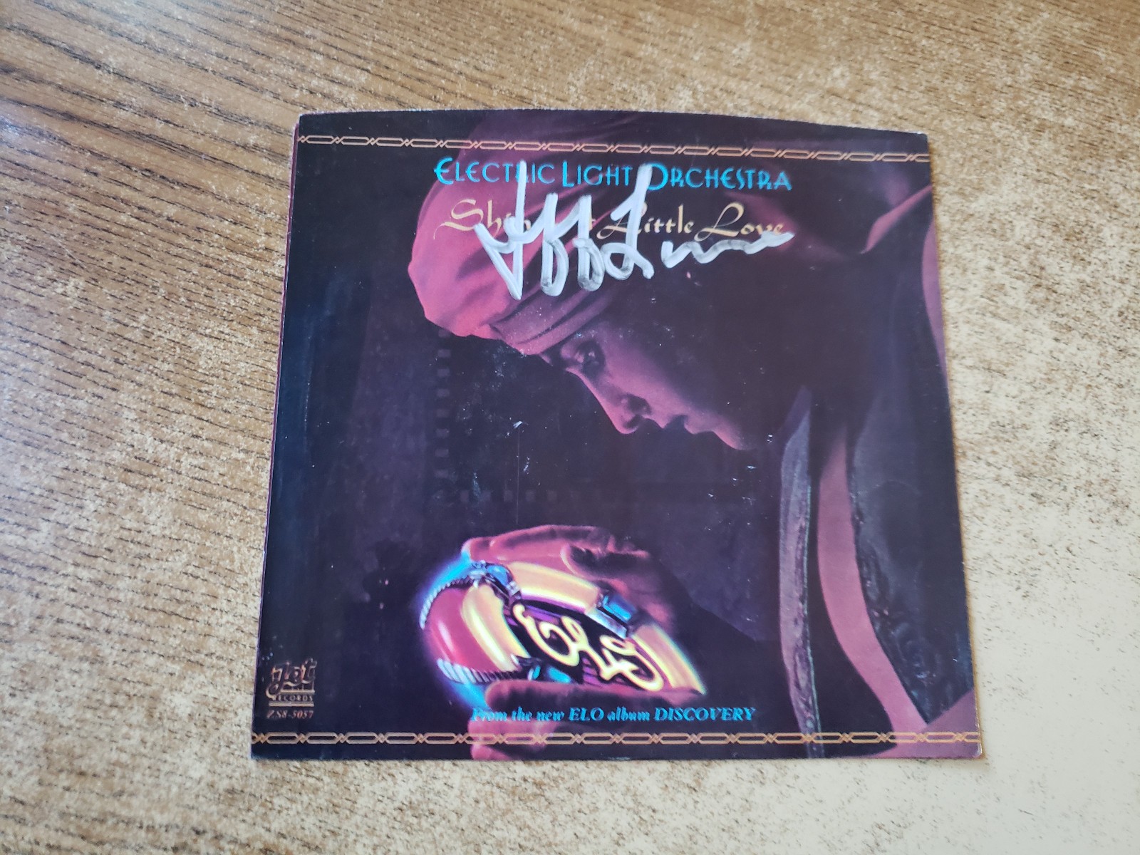 jeff lynne autographed 1970s vg++ Electric Light Orchestra Shine A Little Love45