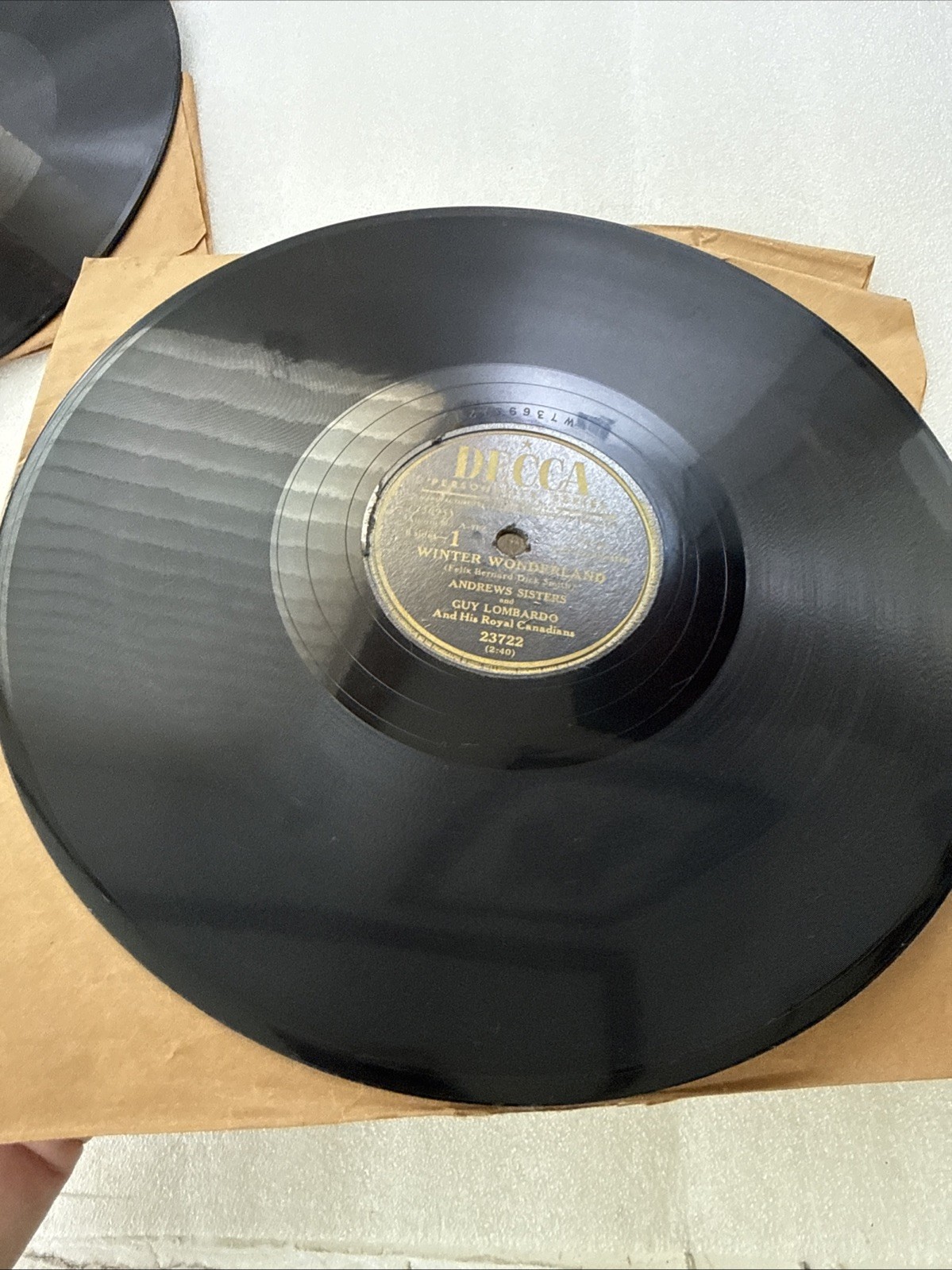 Andrews Sisters~Guy Lombardo 10″ 78RPM: Christmas Island, Winter Wonderland