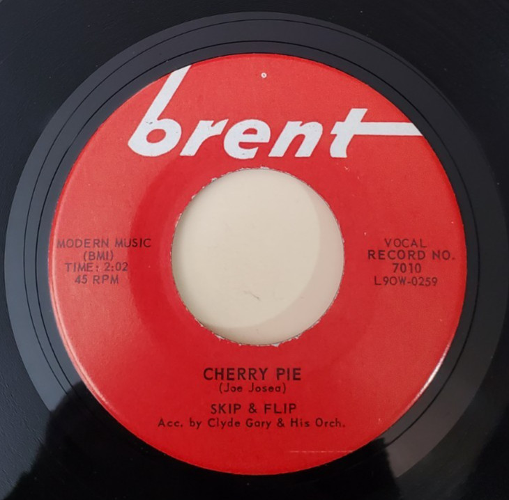 Skip & Flip CHERRY PIE / CRYIN’ OVER YOU (DOO WOP 45)#7010 PLAYS VG++ NO NOISE
