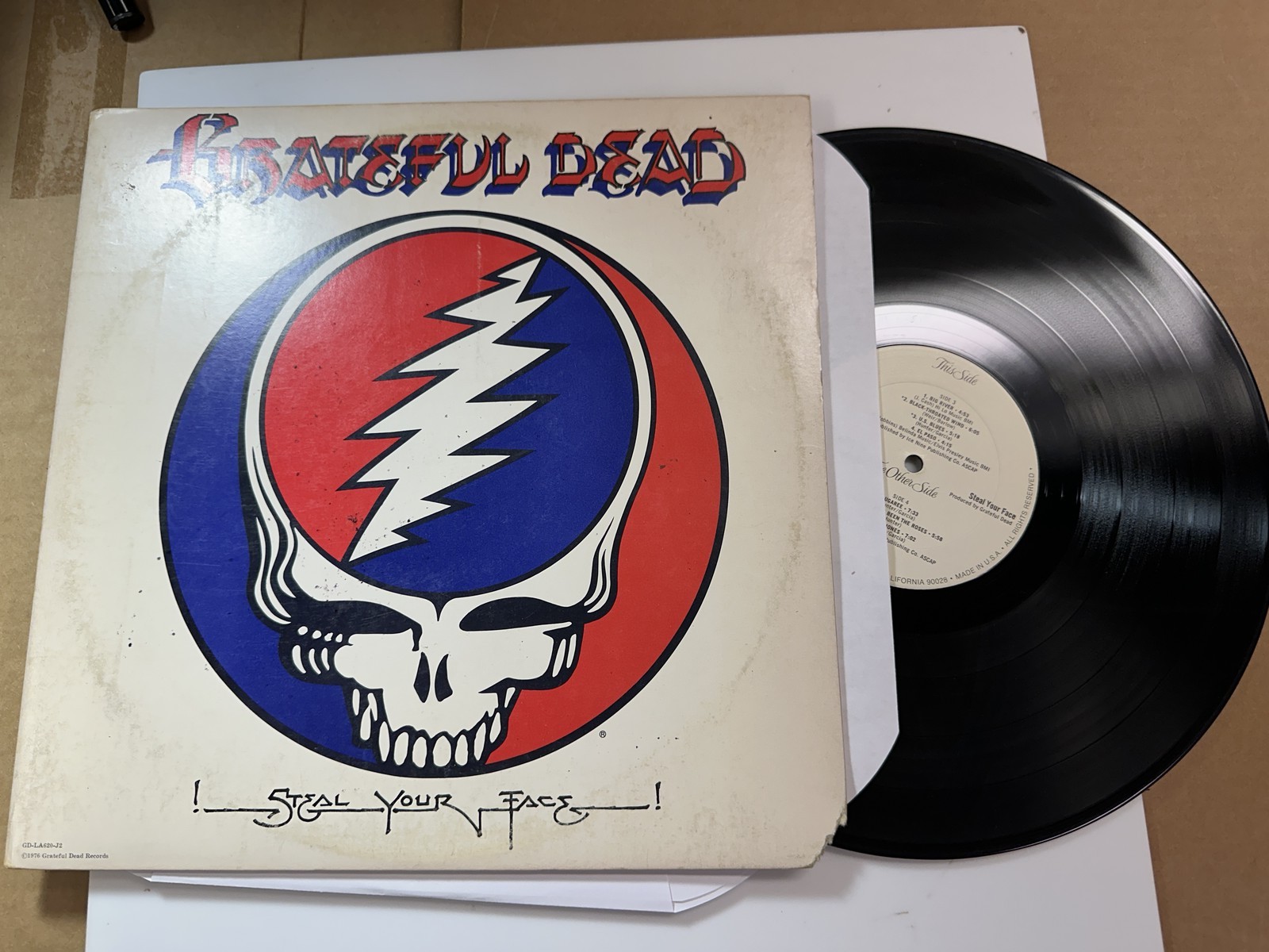 Steal Your Face LP Vinyl Record The Grateful Dead GD LA620 J2 GD 104