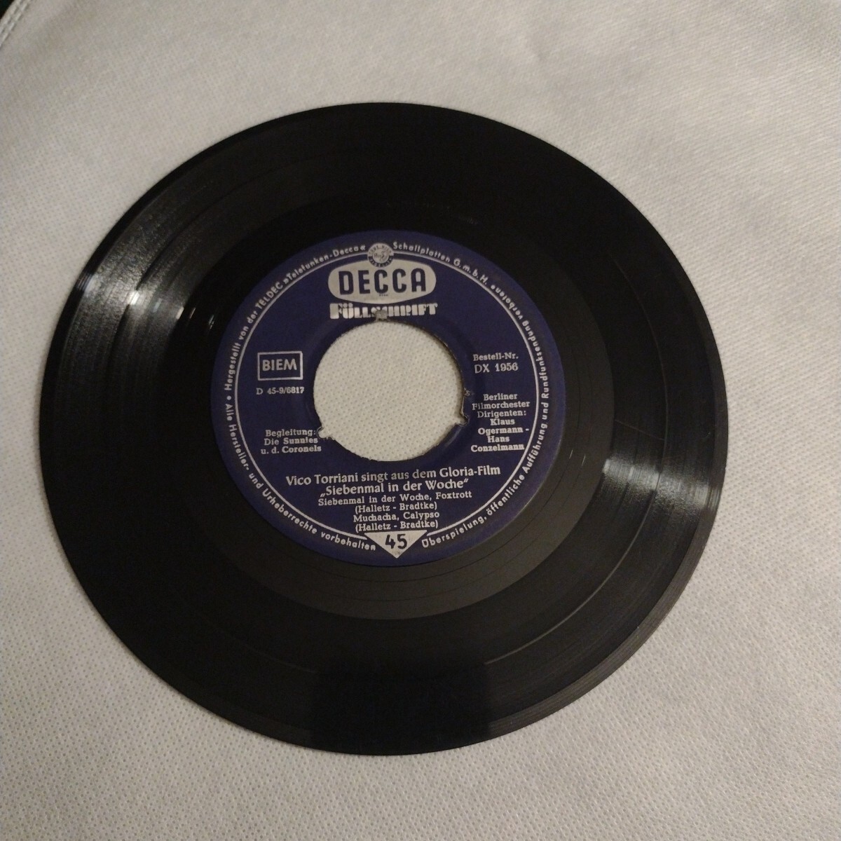 Vico Torriani Singt aus dem Gloria-Film “Siebenmal In Der Woche” (45/7″/1957)