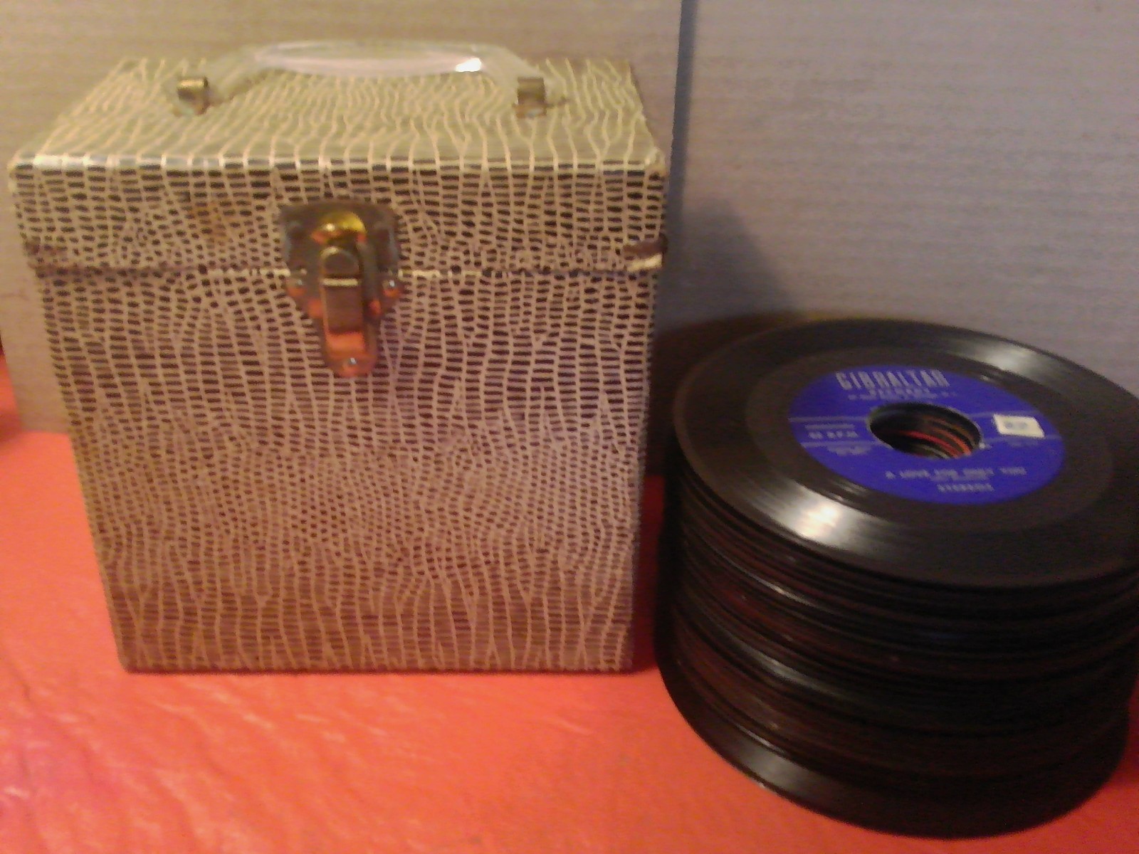 Faux Snakeskin 45 RPM CASE & (50) 1950’s-60’s Doo Wop R & B 45’s See Photos