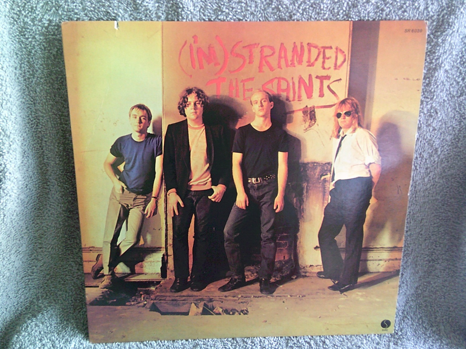 THE SAINTS – (I’M) STRANDED – US 1977 – SIRE – SR 6039 – CUT-OUT NOTCH
