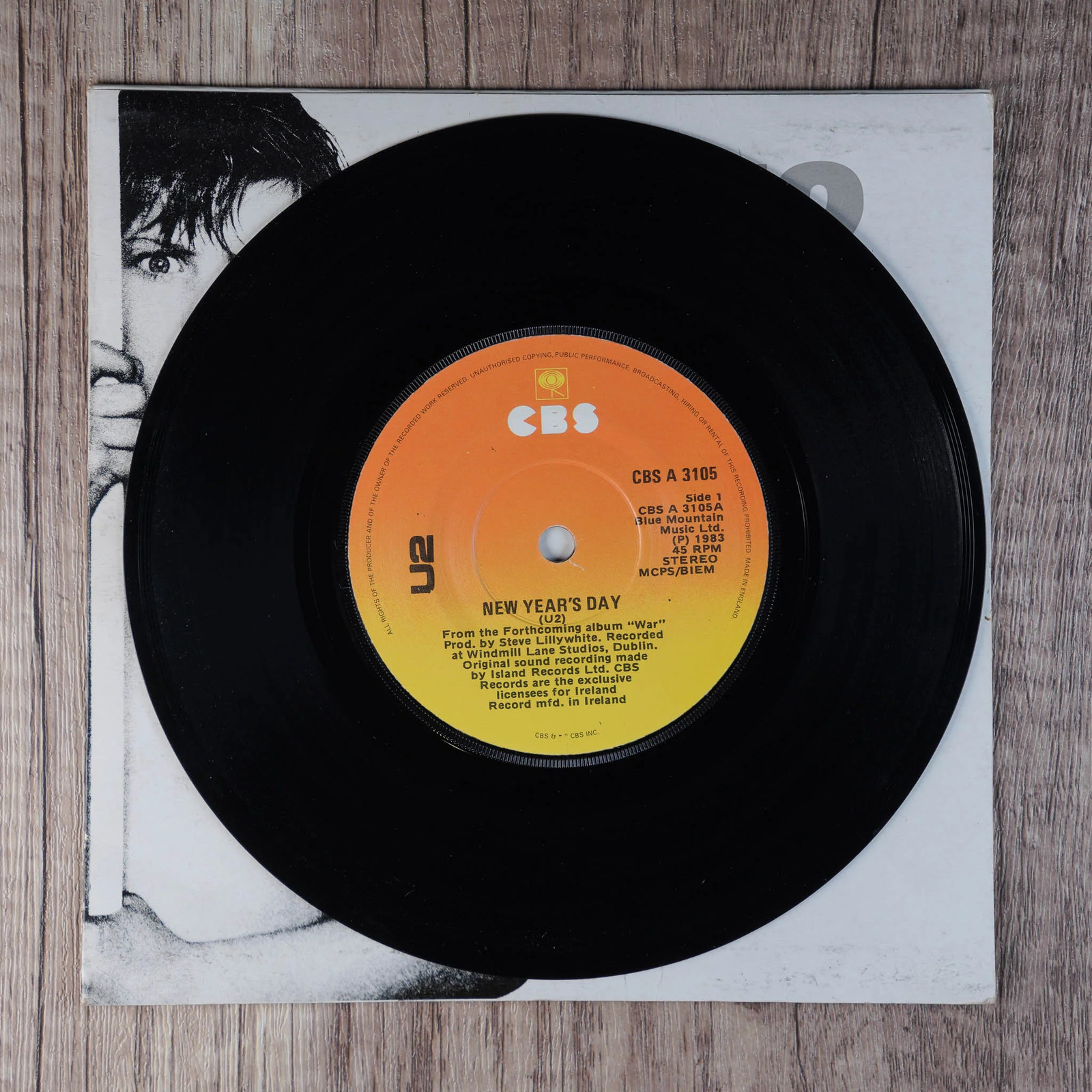 U2 – New Year’s Day – IRELAND 7″ 45RPM W/PS 1983 CBS, VG+/EX