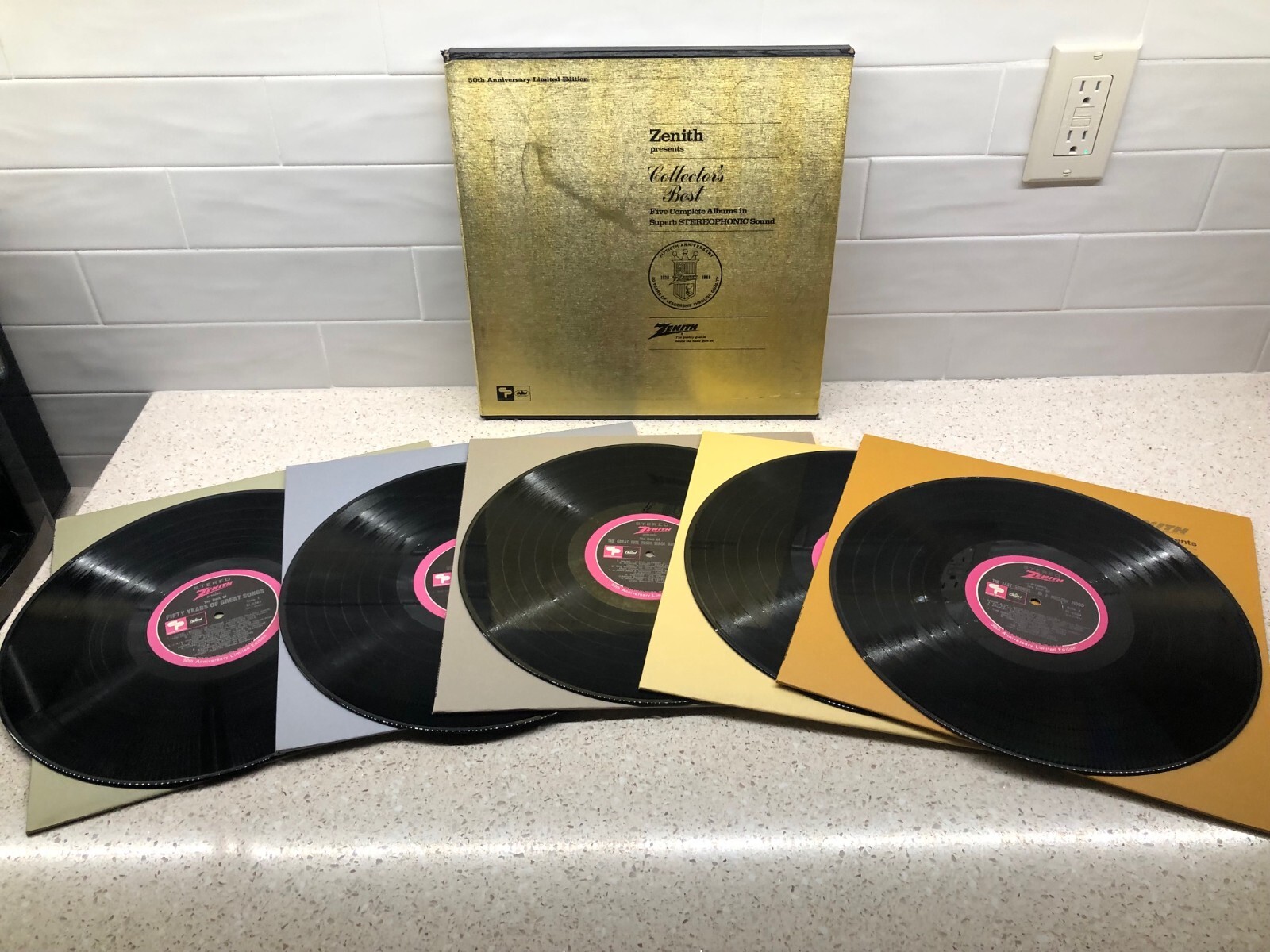 5 Vinyl Records Assorted Artists: Nat King Cole, Jackie Gleason, The Lettermen