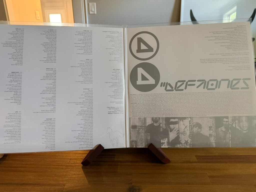 DEFTONES – WHITE PONY – NM CONDITION
