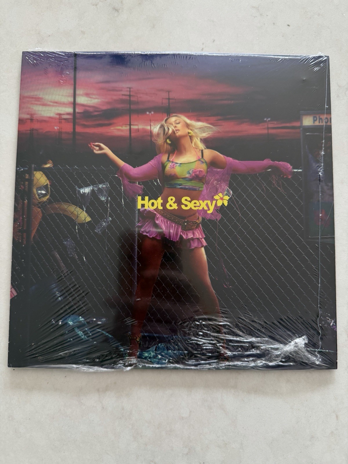 Zara Larsson Crush / Hot & Sexy UO Exclusive 7-inch Single Vinyl LE /2000 NEW