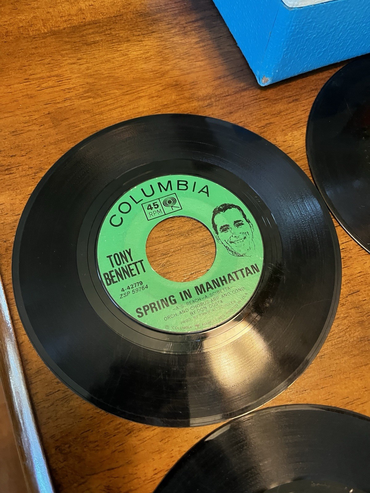 Imperial ED100 Record Player and Sixteen 45 Records