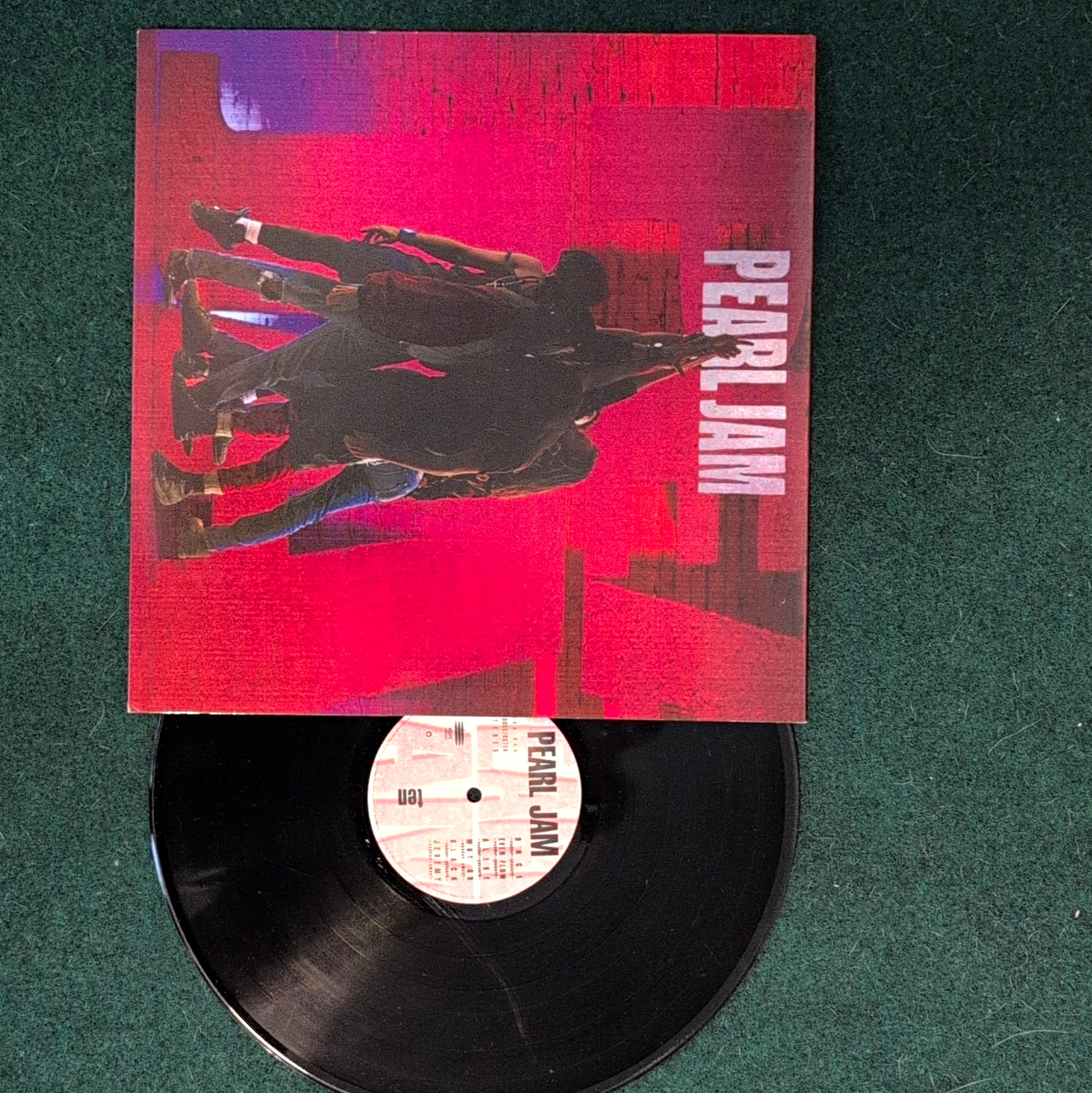 Pearl Jam Ten 12″ Vinyl LP 33 RPM Epic Rock Black Cardboard Sleeve