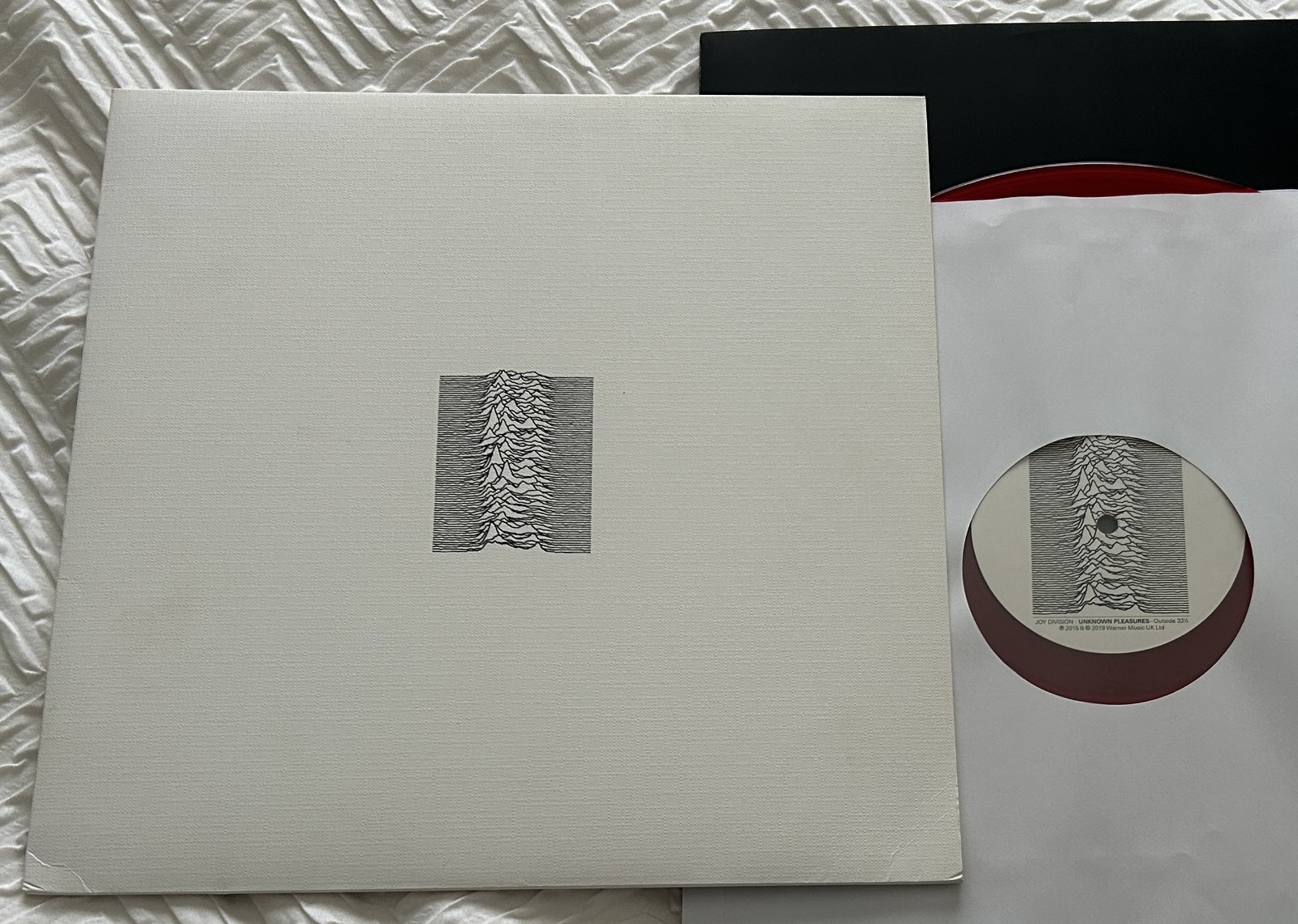 JOY DIVISION-UNKNOWN PLEASURES-UK 2019 RED VINYL LP-TEXTURED WHITE SLEEVE (M-/M)